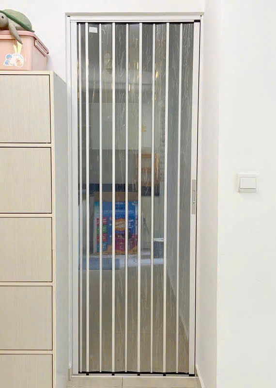 CỬA XẾP LÁ NHỰA TRONG