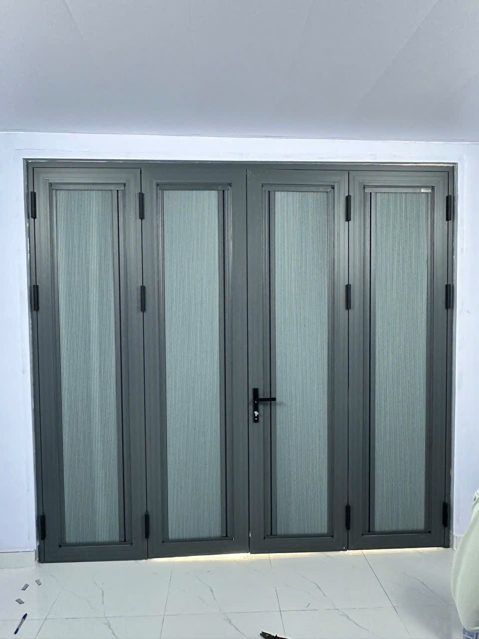 RÈM TỔ ONG TRÊN KÍNH