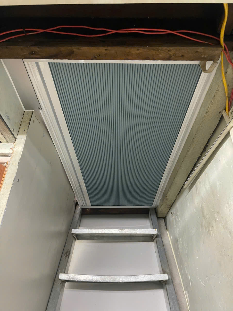 RÈM TỔ ONG 2 - NGĂN LỖ CẦU THANG